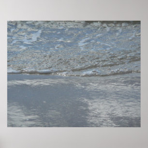 Póster Fotografia Abstrata de Água Lamejando na Praia