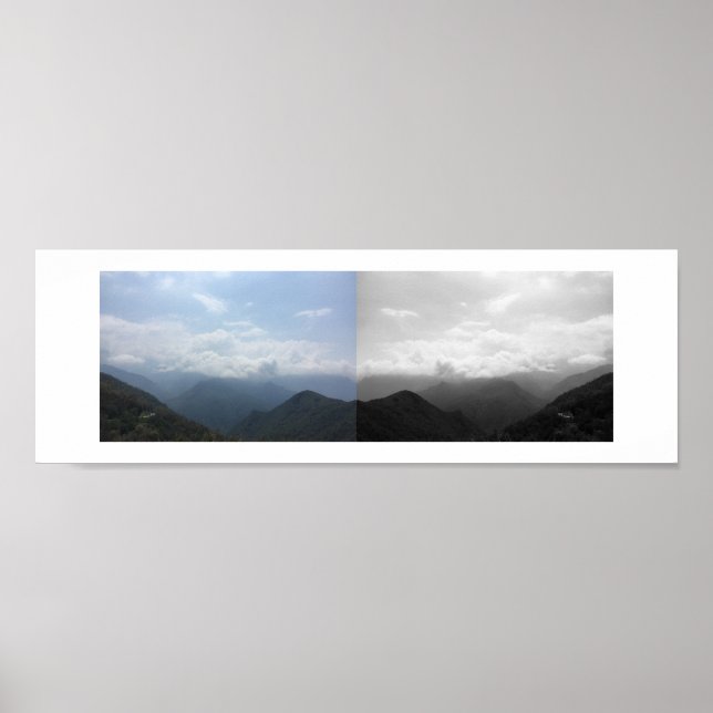 Poster Fotografia de Reflexo de Nuvens nas Colinas (Frente)