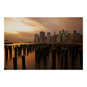 Póster Fulgor de por do sol durante céus tormentosos