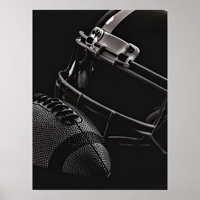 Poster Futebol e Capacete Sombrio Dramático (Frente)
