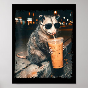 Poster Gambá bebendo café gelado meme engraçado de gambá