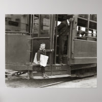 Garoto de Jornal Montado em Bonde, 1910. Foto Anti