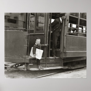 Póster Garoto de Jornal Montado em Bonde, 1910. Foto Anti