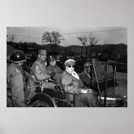 Póster General MacArthur e funcionarios