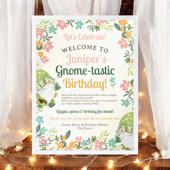 Poster Gnomo Branco Bonito Primeiro Aniversário Bem-vindo (Cute Whimsical Gnome First Birthday Welcome Poster)