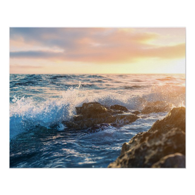Póster Golden Hour Ocean Waves Crashing on Rocks Sunset (Frente)