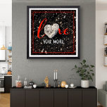 Poster Hawaii Beach e Coral Heart Photo Te Ama Mais<br><div class="desc">"Te amo mais". Tenho sorte de ter visto esta rocha coral em forma de coração, enquanto caminhava nesta praia de areia preta da Grande Ilha do Havaí no final da tarde. Um maravilhoso lembrete de amor sempre que você decora com este poster de impressão, gráfico, impressionante. Faz um presente perfeito...</div>