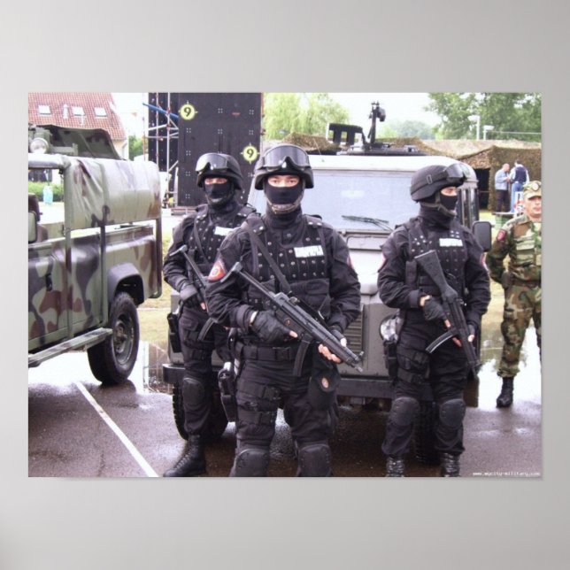 Póster Heckler & Koch MP5 - Polícia Sérvia (Frente)