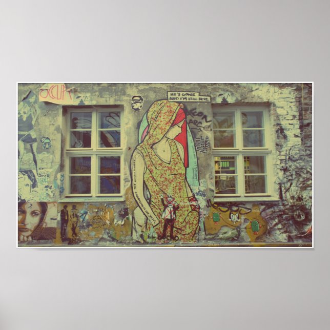 Póster he's gone but i'm still here (Frente)