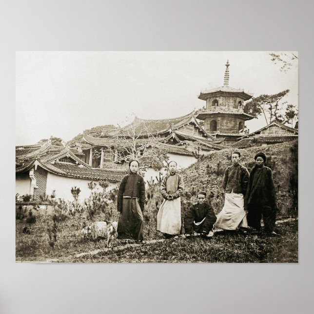POSTER HINGWHA CITY CHINA 1904 FOTOGRAPH TEMPLE GROUP (Frente)