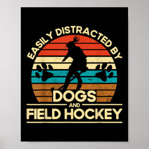 Poster Hóquei em Campo Facilmente Distraído Por Cães E Hó