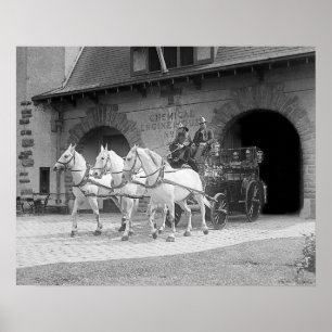 Póster Horse-Drawn Fire Engine, 1922. Vintage Photo