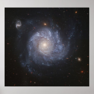 Poster Hubble Snaps Imagens de uma Galáxia em Forma de P