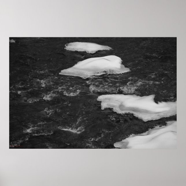 Póster Icy Rocks no rio (Frente)