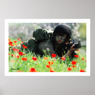 Póster IDF fêmea na camuflagem