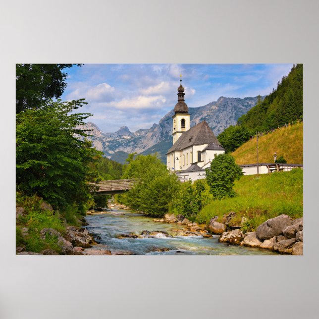 Poster Igreja na montanha com paisagem de riacho (Frente)