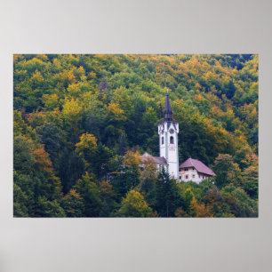 Póster Igreja numa floresta em queda na Eslovênia