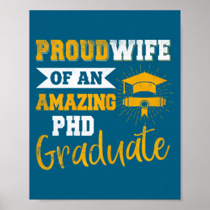 Poster Ilustração de Esposa Orgulhosa Graduada em Doutora