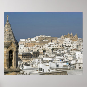 Poster Itália, Ostuni, vista de perto da cidade antiga