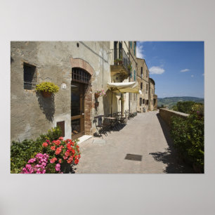 Poster Itália, Toscana, Pienza. Passagem exterior em torn
