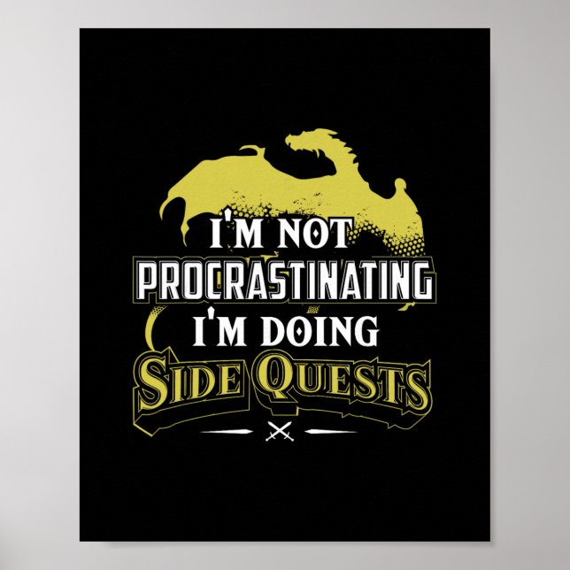 Poster Jogador de Rpg Estou Fazendo Missões Laterais - Ca (Frente)