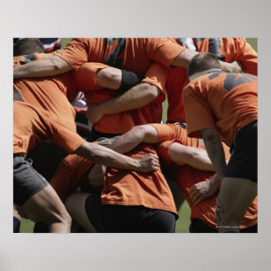 Poster Jogadores masculinos do rugby no scrum, vista