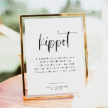 Poster JOLIE Modern Minimalista Kippot Kippah Casamento<br><div class="desc">Este cartaz do kippot (yarmulke) apresenta uma fonte divertida escrita à mão e um design moderno minimalista. Altere facilmente as cores e edite o texto *maioria* para atender às necessidades da sua ocasião. Esta placa é perfeita para seu casamento contemporâneo, industrial, boêmio ou outra celebração. Par com outros itens da...</div>