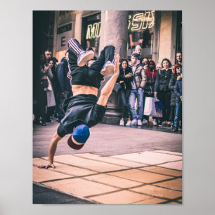 Poster Jovem homem forte dançando hip hop. - Art Impress