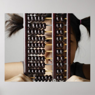 Póster Jovem mijando pelo abacus.