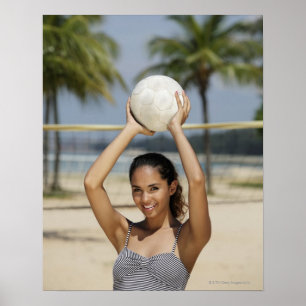 Póster Jovem mulher que guardara o voleibol e que sorri