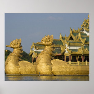 Póster Karaweik Hall é um marco de Yangon, localizado