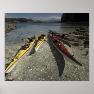 Póster Kayaks na Ilha Dicebox, Grupo das Ilhas Broken,