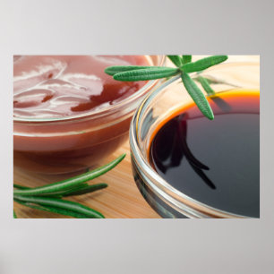 Póster Ketchup de tomate e molho de soja em uma bacia