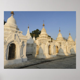 Poster Kuthodaw Pagoda em Mandalay, conhecido como