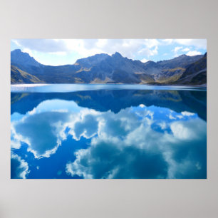 Póster Lago azul, paisagem em nuvem