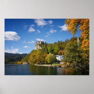 Poster Lago Bled com árvores em cores do outono na Eslovê