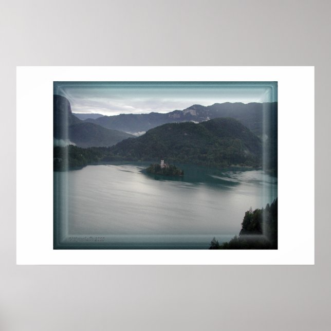 Poster Lago sangrento, vista de cima com o castelo (Frente)