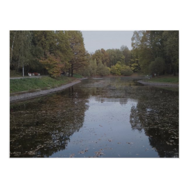 Póster Lago Tranquilo de Outono - Edição Névoa Nórdica (Frente)