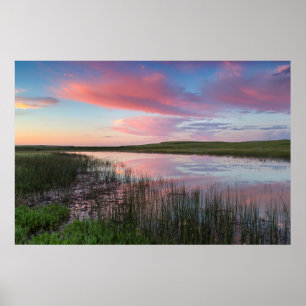 Poster Lagoa da Pradaria Reflete Nuvens Brilhantes do Nas