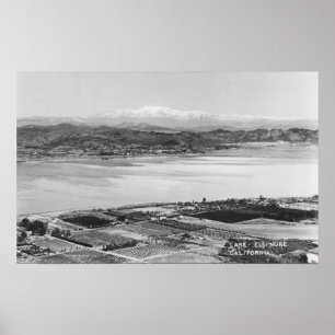 Póster Lake Elsinore, CA Aerial Town and Lake View