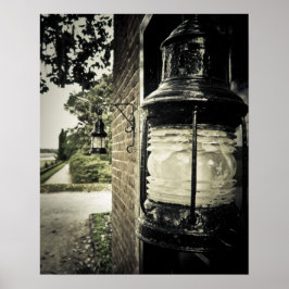 Poster Lanterna velha moída em uma parede de tijolos