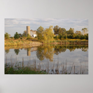 Poster Linda Casca e Fazenda refletidas no lago