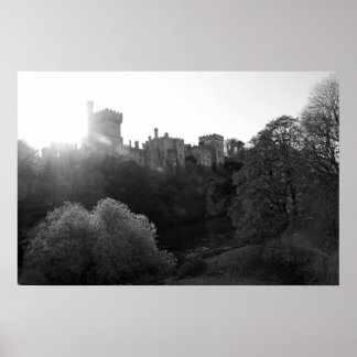 Póster Lismore castelo sobre a água negra limpa