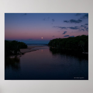 Póster Lua cheia que aumenta sobre a praia de Wattamolla