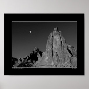 Poster Lua Sobre Arcos Gira Monocromática