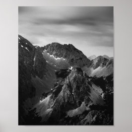 Poster Luz brilhando nas montanhas majestosas