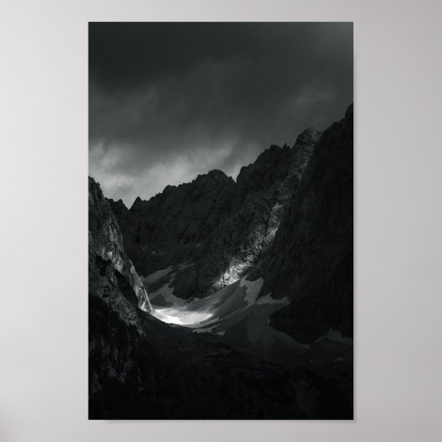 Poster Luz solar através de nuvens escuras (Frente)