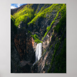 Poster Majestosa cachoeira Boka em toda a glória da prima