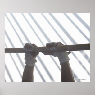 Póster Mãos de um gymnast masculino que prende um