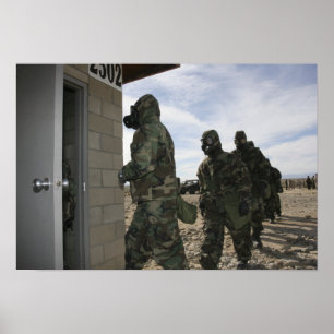 Póster Marines and Sailors file into the gas chamber